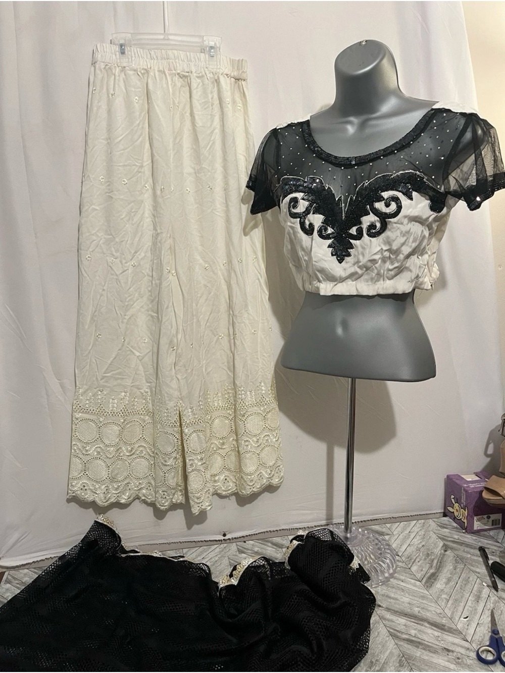 3 pieces Elegant Black & Cream Lehenga Choli Set w/ dupata